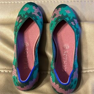NWOT, Rothy’s, pink and green design, flats, size 8